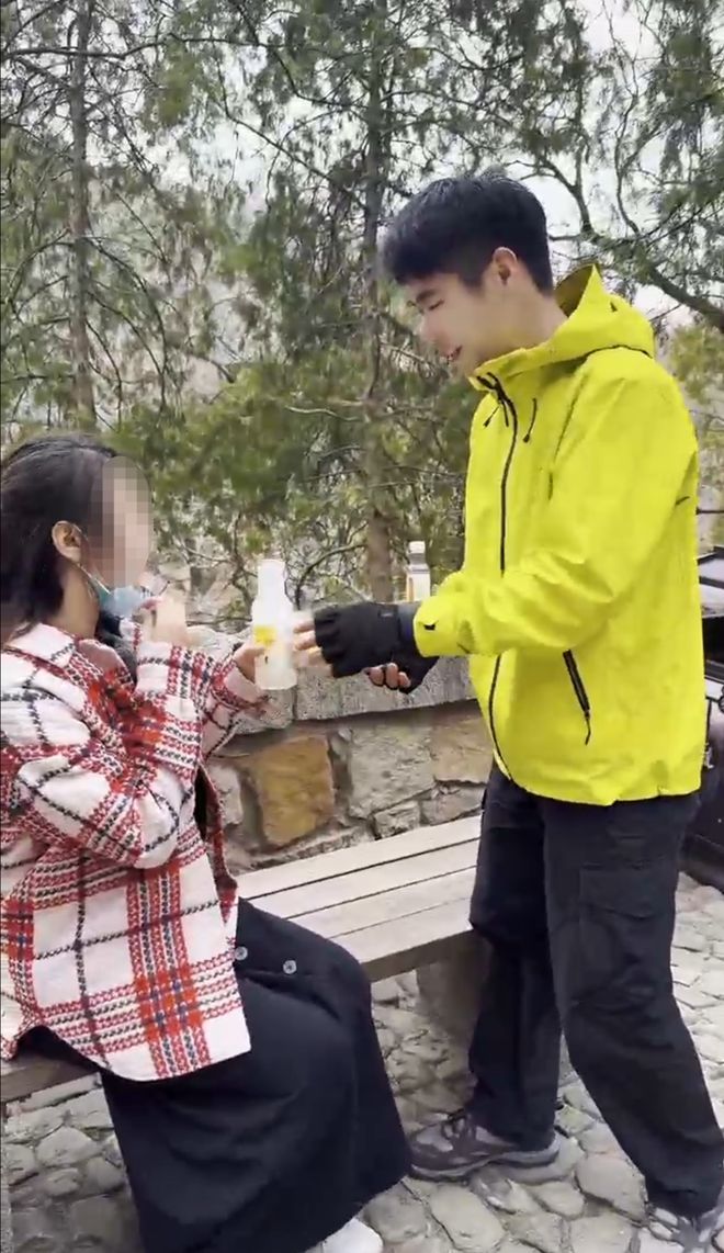 五一爬泰山__五一爬泰山人多吗照片