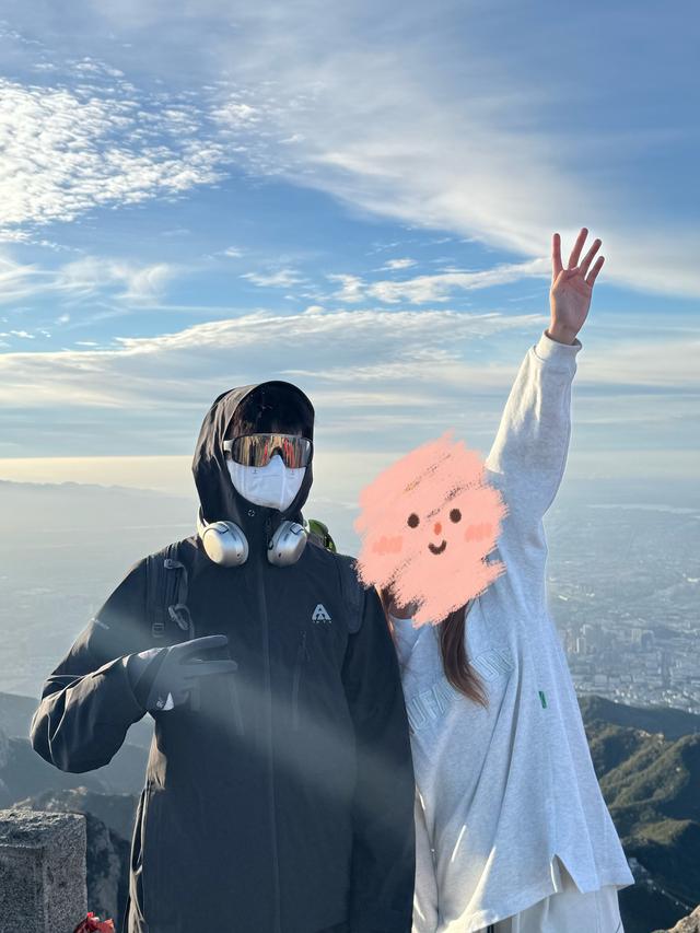 爬泰山全程视频_爬泰山群_