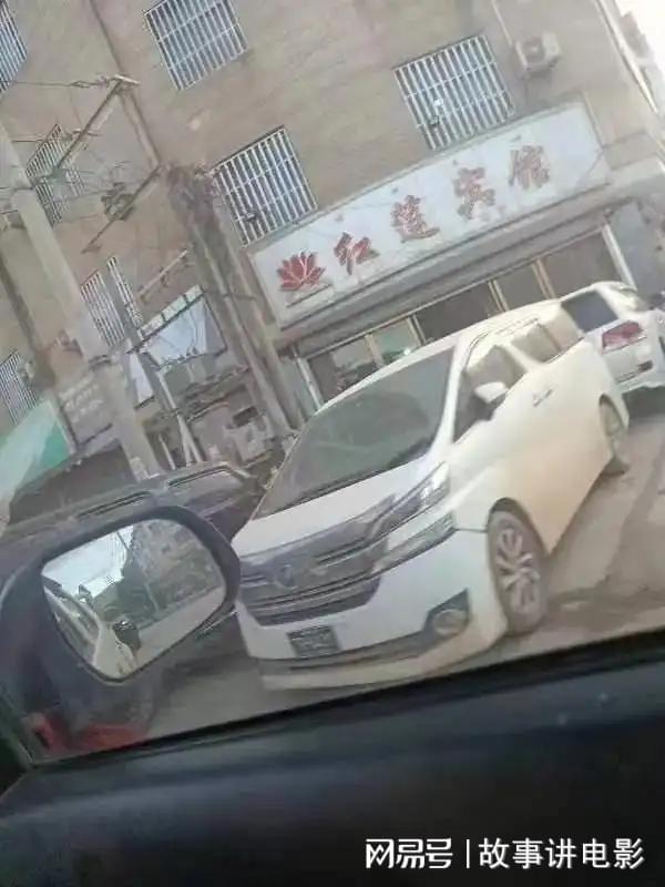 _张萌赌上口碑签约王星，耀客老板娘为何押注这个“诈骗受害者”？_张萌赌上口碑签约王星，耀客老板娘为何押注这个“诈骗受害者”？