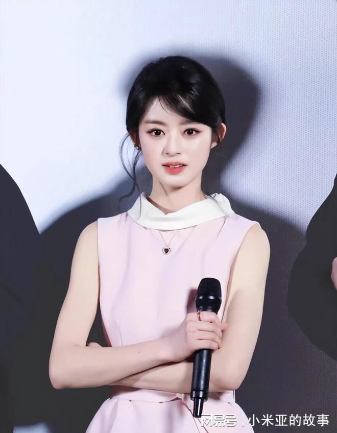 李晨回应天价菜单__戴流苏耳环第二部播出