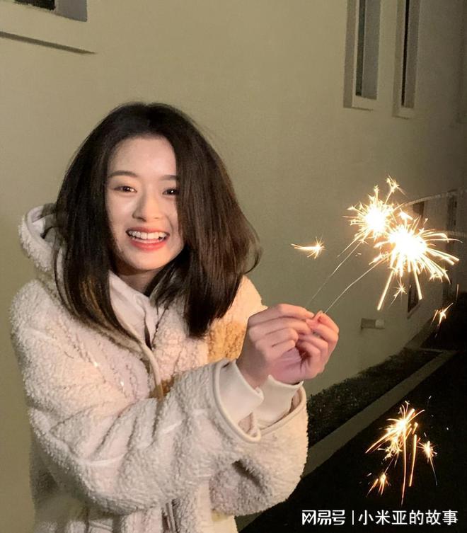 戴流苏耳环第二部播出__李晨回应天价菜单