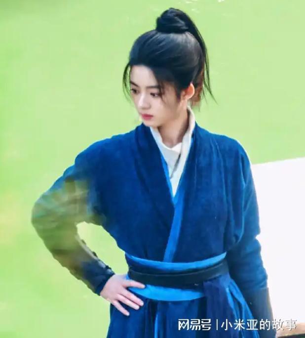 _李晨回应天价菜单_戴流苏耳环第二部播出