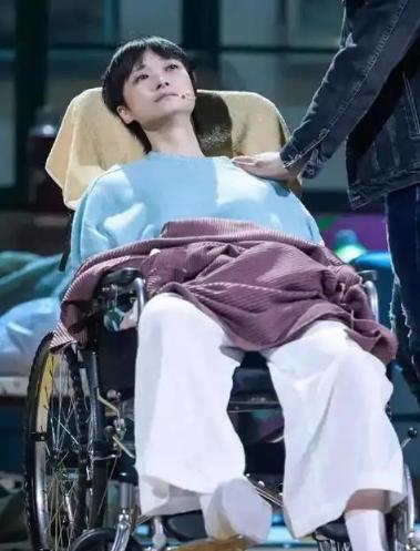 瘫痪身上烂了能活多久_李宇春嫁了个老头_