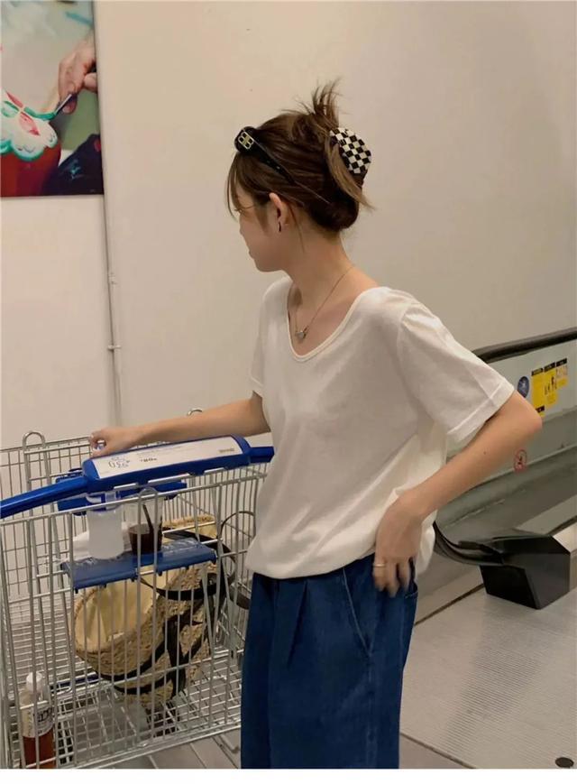 春季穿踩脚裤怎样搭配袜子_踩鞋穿法_