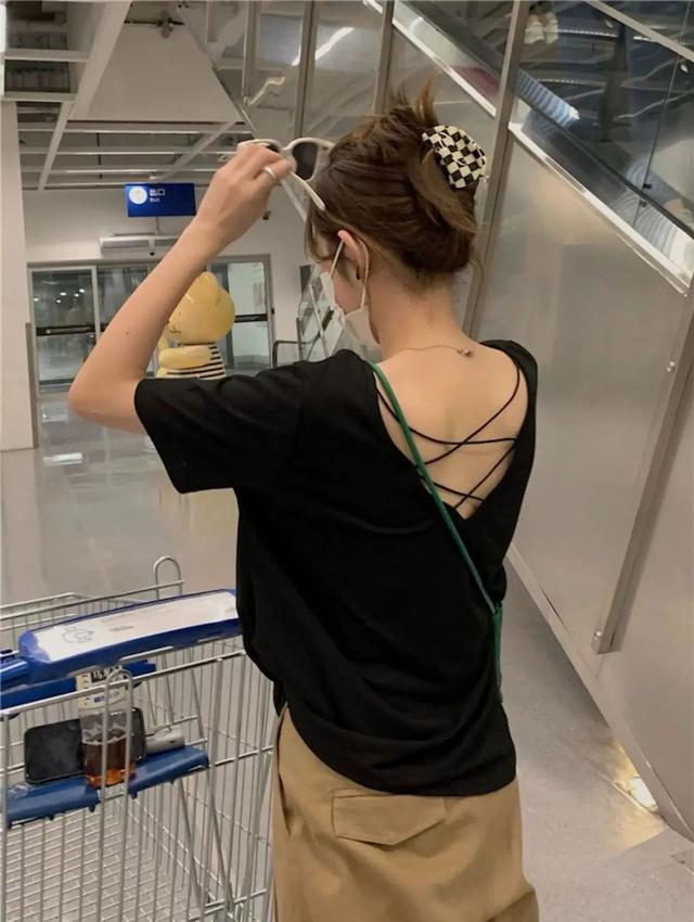 踩鞋穿法__春季穿踩脚裤怎样搭配袜子