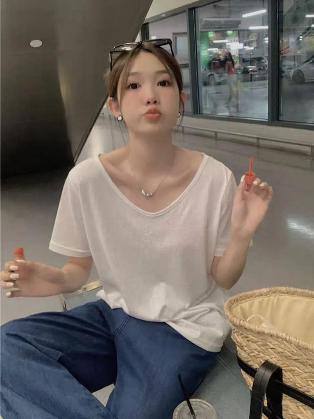 春季穿踩脚裤怎样搭配袜子_踩鞋穿法_