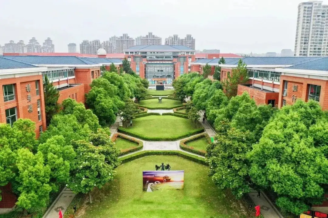 上海哪个高铁站离同济大学近__上海注册公司ok选高羽速度快