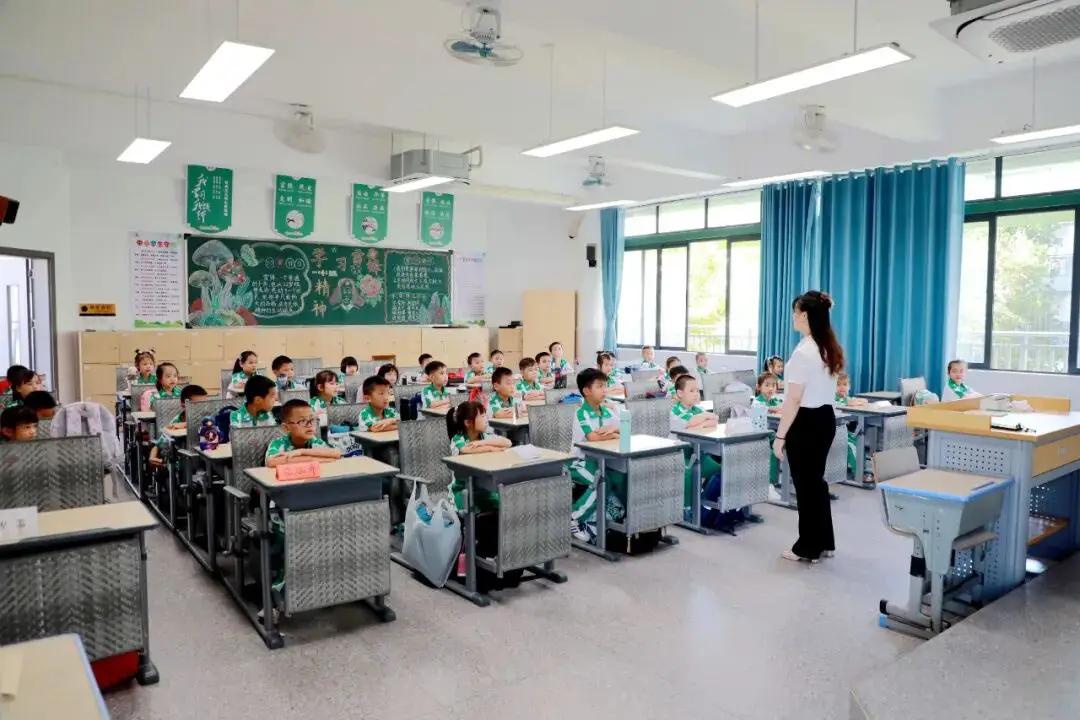 多彩的活动开学典礼_为基层团队赋能_