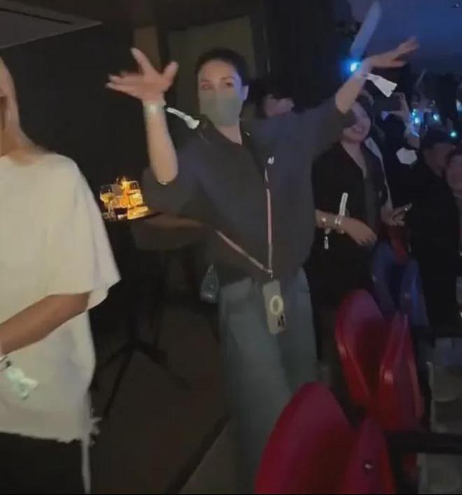 王菲李亚鹏尬舞__王菲李亚鹏参加活动视频