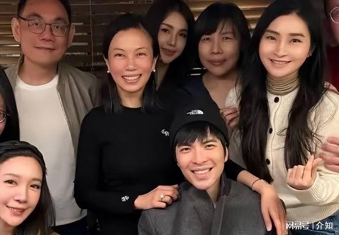 _萧敬腾说“和51岁妻子在一起很恶心”，话一出口，网友都坐不住了_萧敬腾说“和51岁妻子在一起很恶心”，话一出口，网友都坐不住了