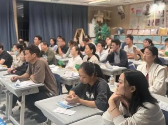 南油小学举行2024-2025学年第二学期家长会