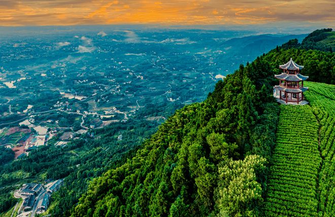 五一适合去哪里旅游__反向爬山