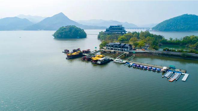 五一适合去哪里旅游_反向爬山_