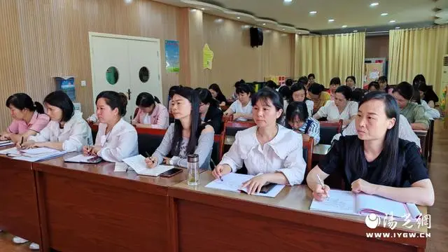 幼儿园师德培训方案和培训材料_幼儿教师师德素养培训_