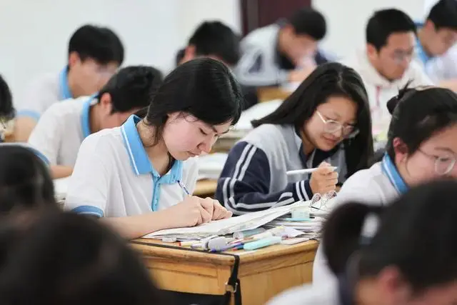 高中双休变单休_高中双休变成自愿到校_