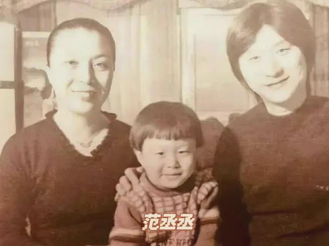 冰冰回应娃娃__冰冰服装