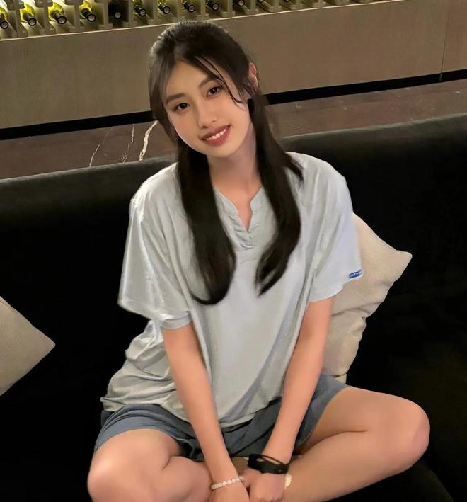 冯小刚是文艺兵吗__冯小刚谈战争