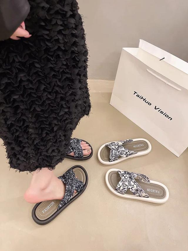 辣眼睛的脚__脚臭辣眼睛的段子