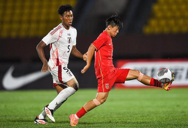 足球铁律惩罚国足U16！帅惟浩屡失良机，梁仕宇建功，1-1日本U16__足球铁律惩罚国足U16！帅惟浩屡失良机，梁仕宇建功，1-1日本U16