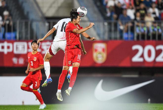 _足球铁律惩罚国足U16！帅惟浩屡失良机，梁仕宇建功，1-1日本U16_足球铁律惩罚国足U16！帅惟浩屡失良机，梁仕宇建功，1-1日本U16
