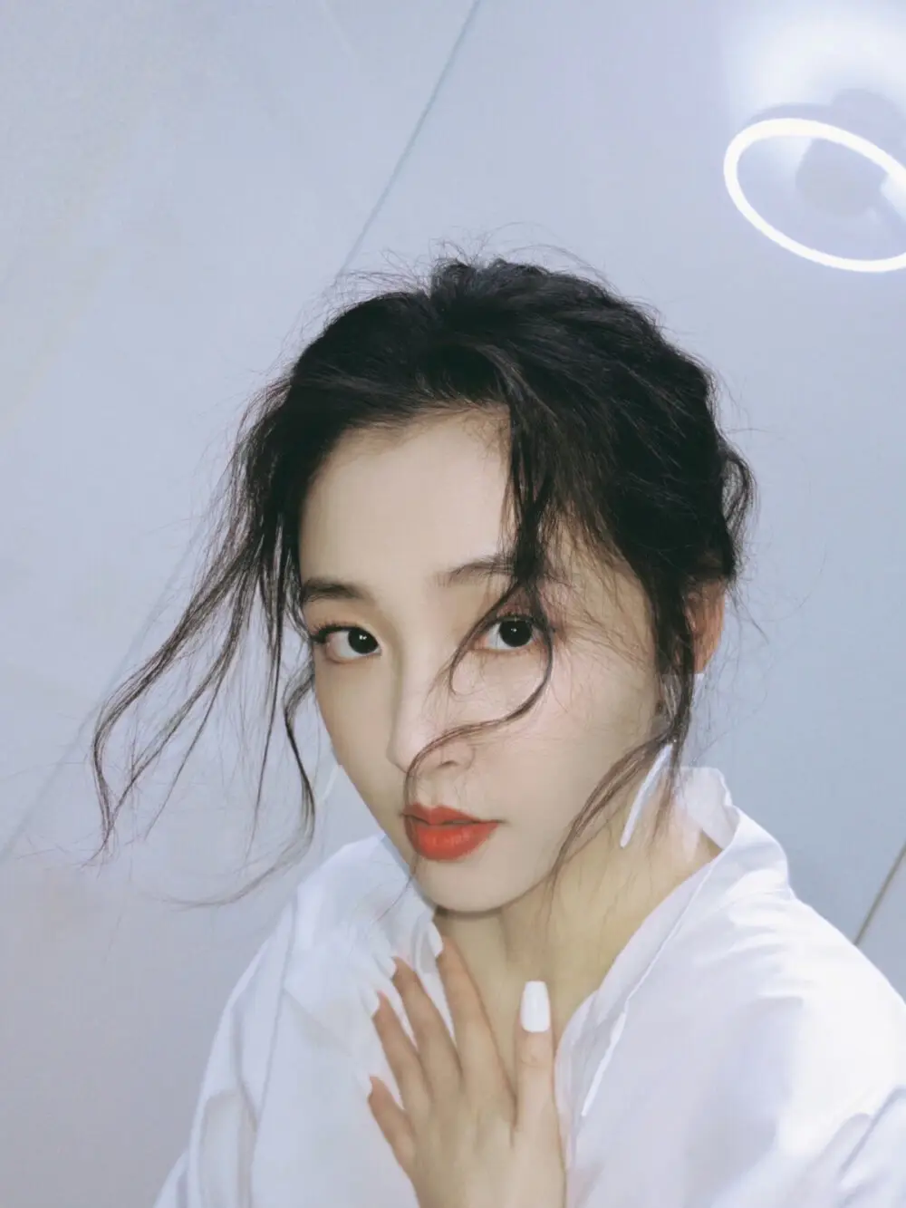 32岁吴倩带娃被偶遇，俏皮打扮没妈味，离婚后变回少女_32岁吴倩带娃被偶遇，俏皮打扮没妈味，离婚后变回少女_