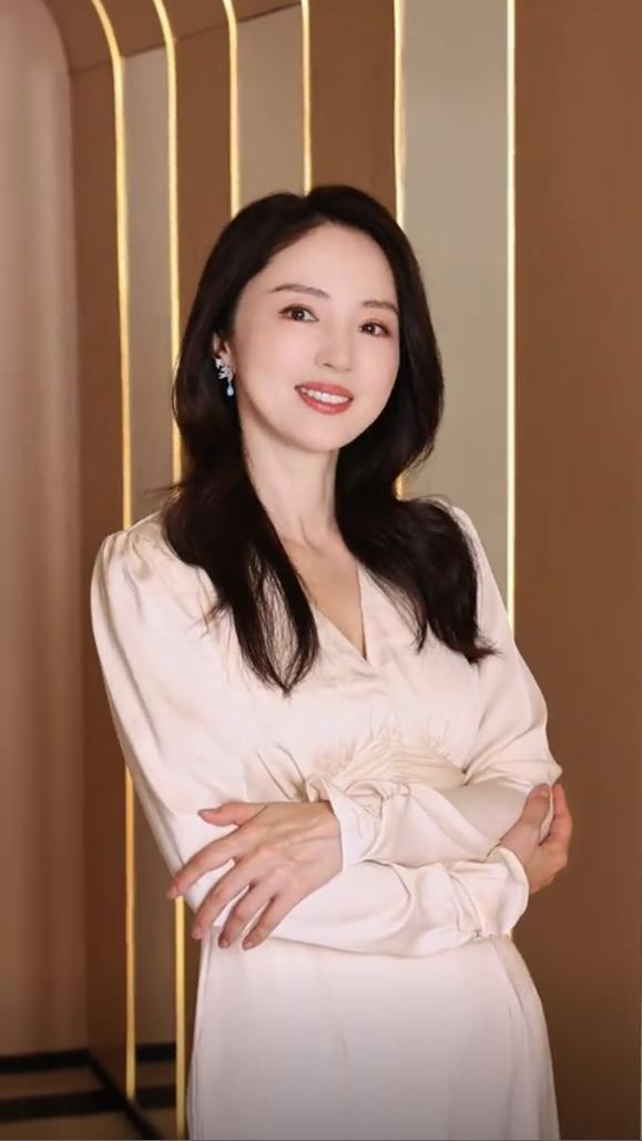 奇葩说第六季官宣_陈乔恩官宣结婚_