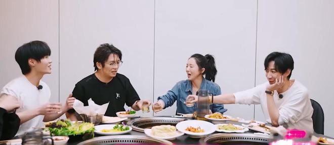 _陈乔恩官宣结婚_奇葩说第六季官宣