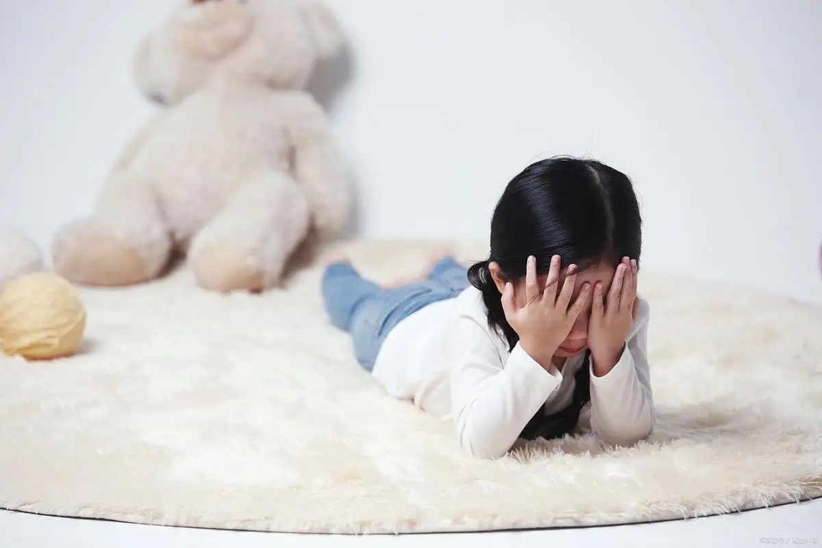 _小孩抑郁症怎么样可以查出来_儿童抑郁前兆看什么科