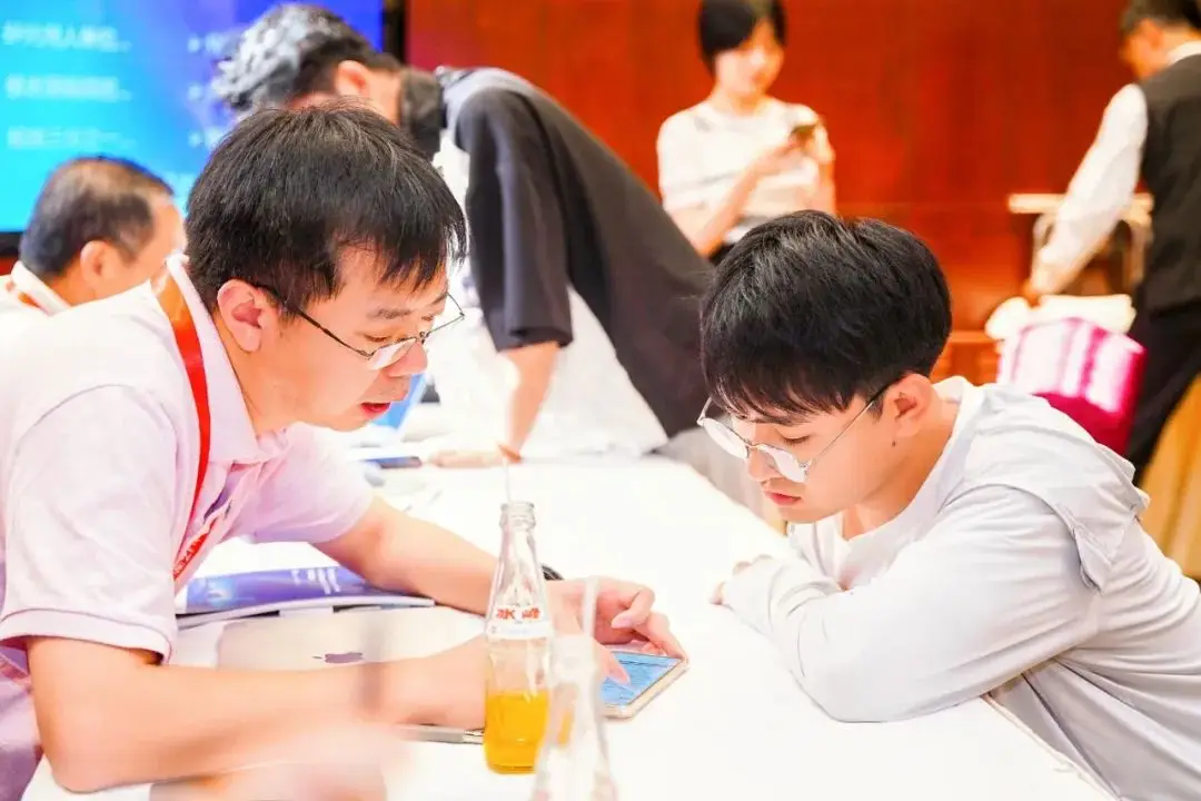 专家免费帮你改简历，轻松拿到好职位！| CIOP同期活动__专家免费帮你改简历，轻松拿到好职位！| CIOP同期活动