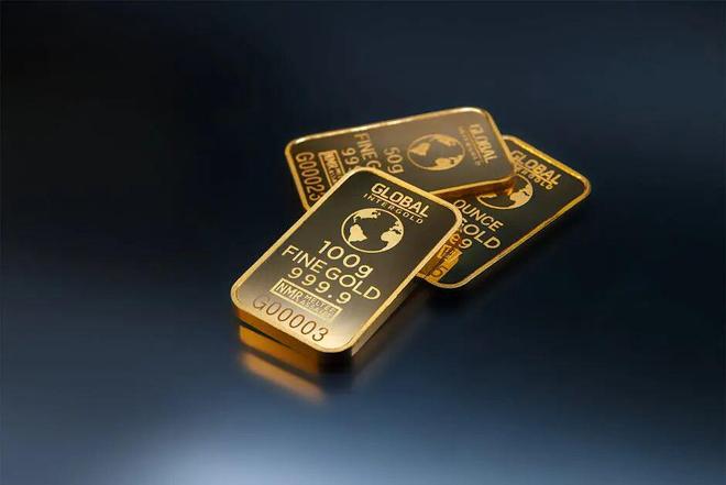 世界疯了，钱都流向了黄金