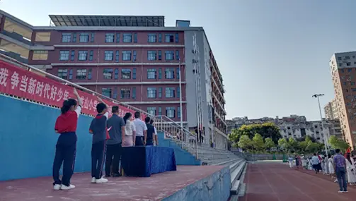 秋季开学典礼优秀教师发言稿__秋季开学典礼视频