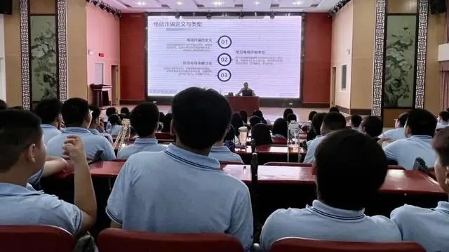 高中法制讲座听后感500字_法制讲座视频_