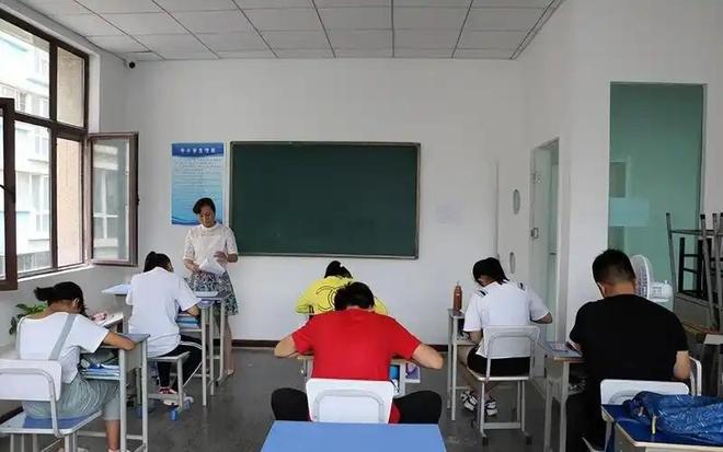 高一学校补课违法吗__高一暑假学校组织补课