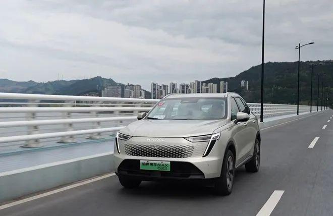 高阶智驾媲美理想L6，标配四驱，续航1200km，限时仅售11.68万_高阶智驾媲美理想L6，标配四驱，续航1200km，限时仅售11.68万_