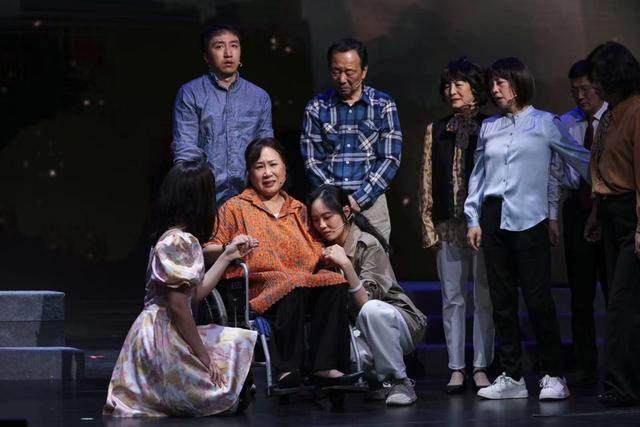 开心就是免疫力，坚持就是胜利！话剧《哎哟，不怕》2.0版演员有话说__开心就是免疫力，坚持就是胜利！话剧《哎哟，不怕》2.0版演员有话说