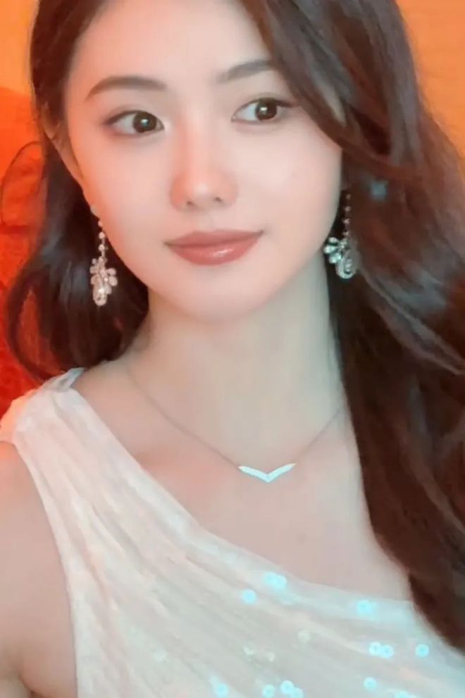 _泰权威！复刻三分已成浓颜贵女_泰权威！复刻三分已成浓颜贵女