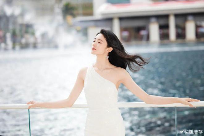 泰权威！复刻三分已成浓颜贵女_泰权威！复刻三分已成浓颜贵女_