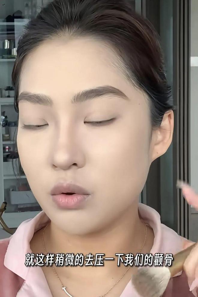 _泰权威！复刻三分已成浓颜贵女_泰权威！复刻三分已成浓颜贵女
