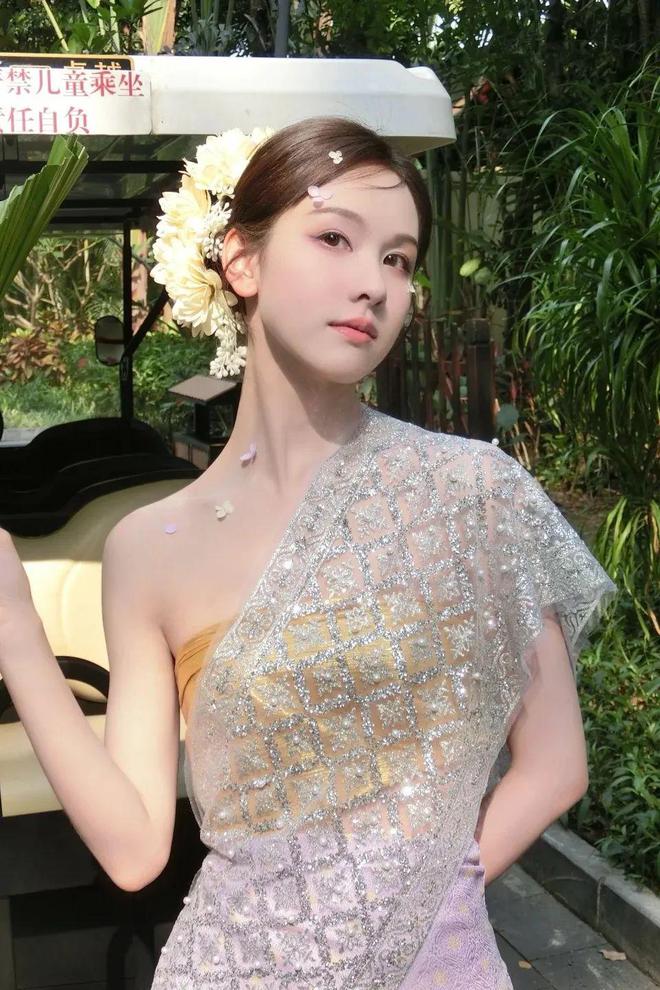 _泰权威！复刻三分已成浓颜贵女_泰权威！复刻三分已成浓颜贵女