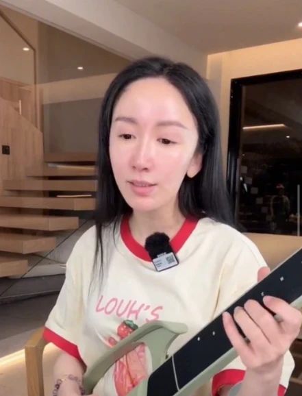 娄艺潇整容豆瓣_娄艺潇脸变化_