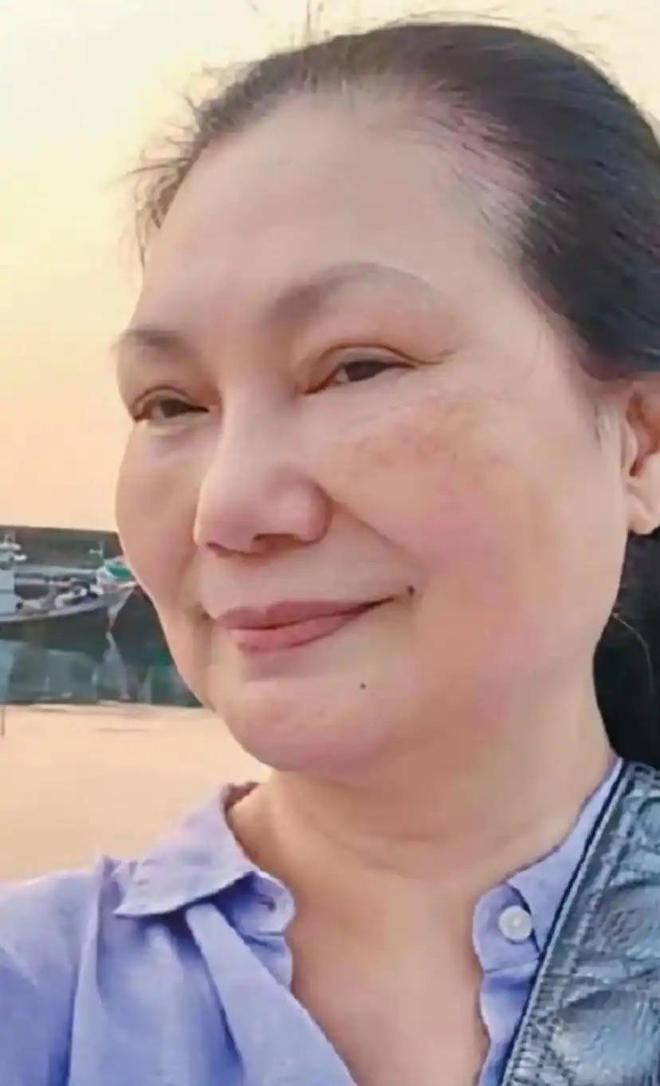 汪小菲带娃游动物园，一家四口幸福满溢，马筱梅小玥儿感情超好__汪小菲带娃游动物园，一家四口幸福满溢，马筱梅小玥儿感情超好