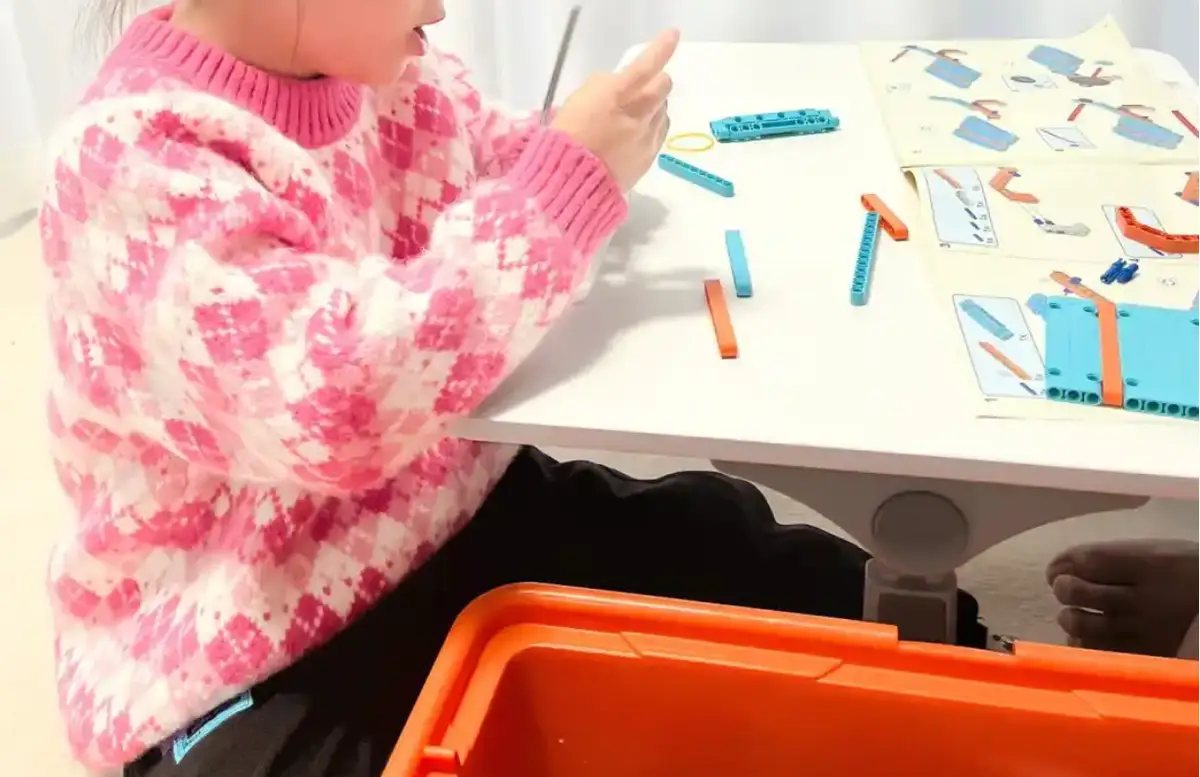挣钱与孩子如何权衡__挣钱和陪父母哪个重要