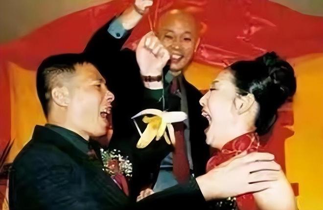 _冯小刚徐帆真实感情_冯小刚徐帆养女