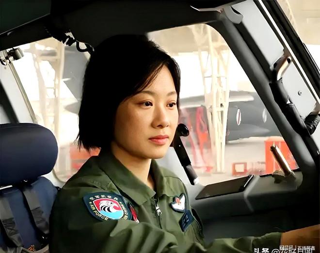 他们才是真正的明星夫妻：机长谭红梅和张浩，恩爱23年比翼双飞_他们才是真正的明星夫妻：机长谭红梅和张浩，恩爱23年比翼双飞_