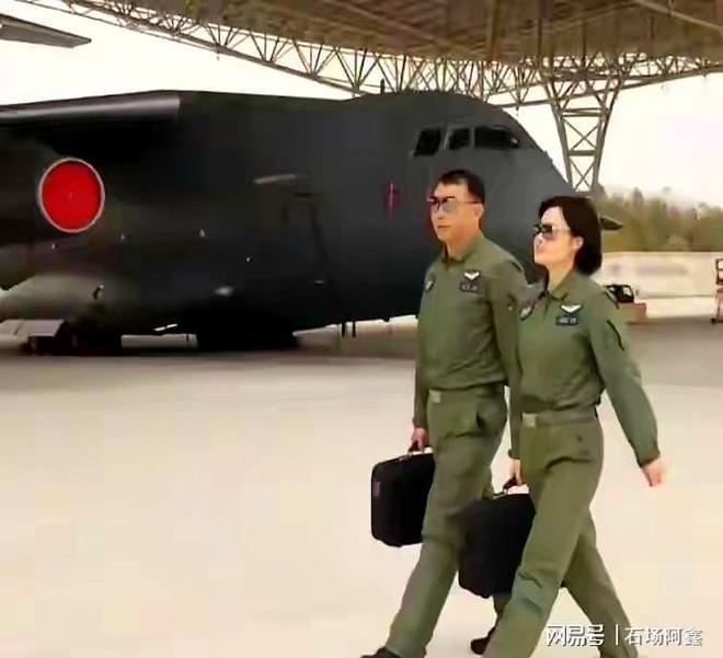 _他们才是真正的明星夫妻：机长谭红梅和张浩，恩爱23年比翼双飞_他们才是真正的明星夫妻：机长谭红梅和张浩，恩爱23年比翼双飞