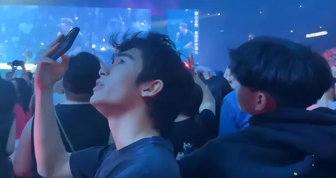 谢霆锋当导师张柏芝唱歌__谢霆锋与张柏芝的合唱