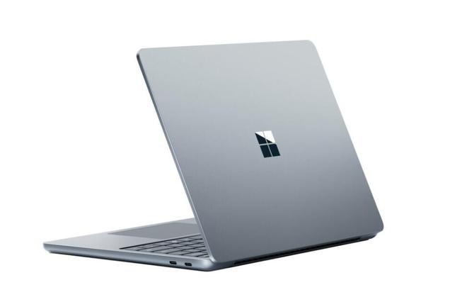 微软AI PC应对关税冲击：最轻薄Copilot+来了，Surface电脑新品价更低__微软AI PC应对关税冲击：最轻薄Copilot+来了，Surface电脑新品价更低