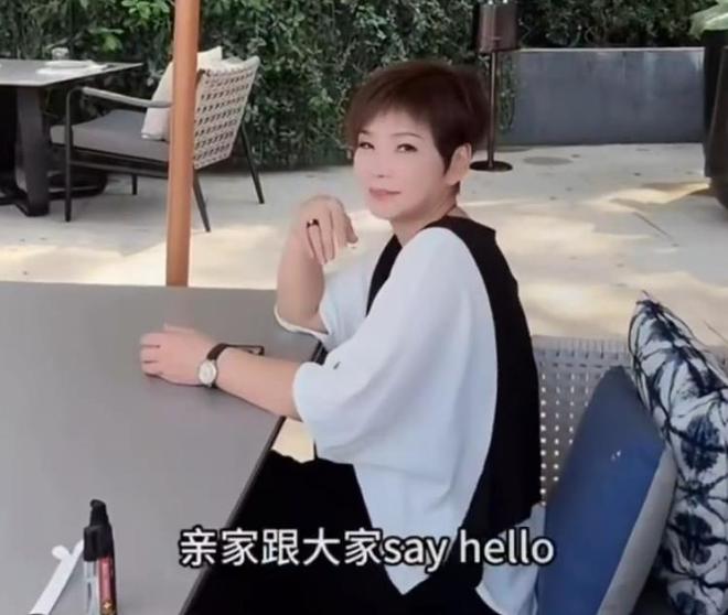 马筱梅爸妈真实身份被扒，梅妈以前卖早餐，年轻时候的照片曝光__马筱梅爸妈真实身份被扒，梅妈以前卖早餐，年轻时候的照片曝光