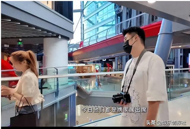 韩寒罕见携妻亮相_吴彦祖携妻子现身_