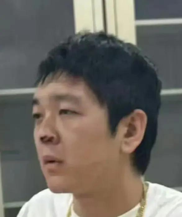 打疑似走路歪男友鼻子受伤了__打架打歪鼻子